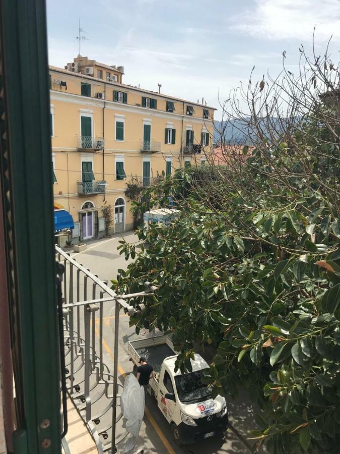 Appartamento La Casa Di Chiara Porto Azzurro Exterior foto